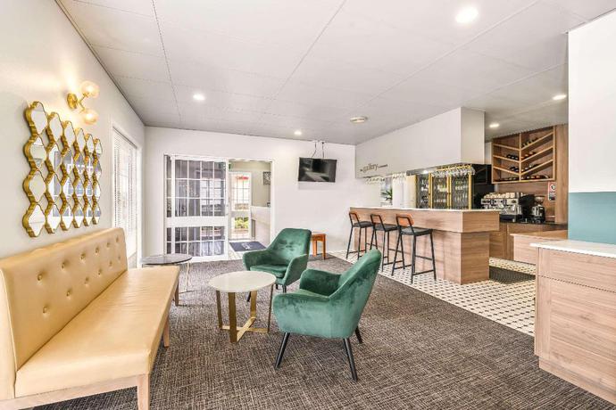 Imagen del bar/restaurante del Hotel QUALITY INN ASHBY HOUSE TAMWORTH. Foto 2