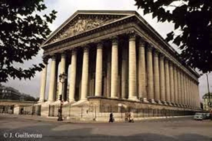 Imagen de los exteriores del Hotel QUEEN MARY, Arco del Triunfo-El&iacute;seo. Foto 9