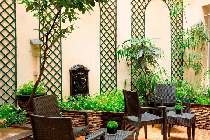 Imagen de los exteriores del Hotel QUEEN MARY, París. Foto 7