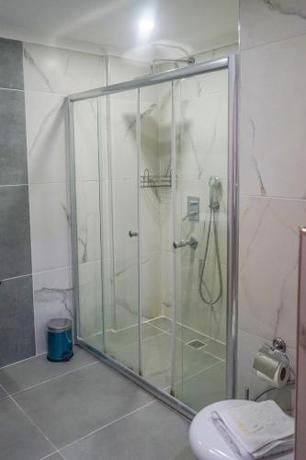 Imagen de la habitación del Hotel QUEEN PALACE HOTEL TRABZON. Foto 20