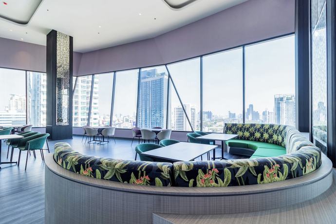 Imagen de los interiores del Hotel QUEENSLAND Bangkok. Foto 8