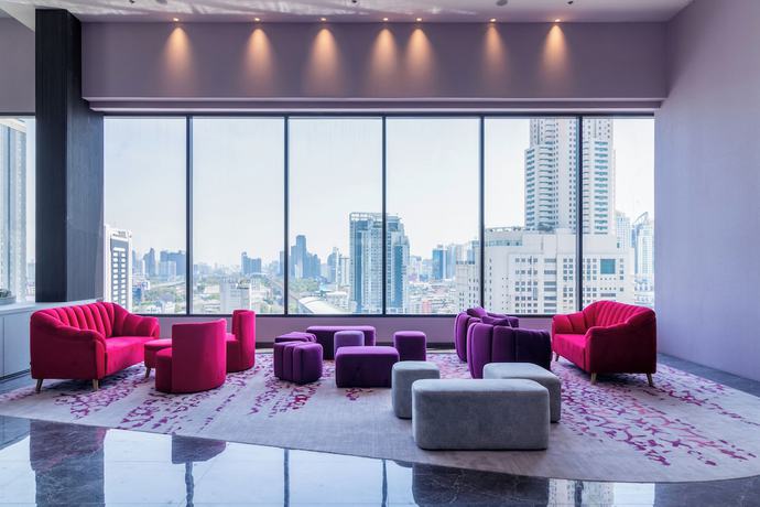 Imagen de los interiores del Hotel QUEENSLAND Bangkok. Foto 9