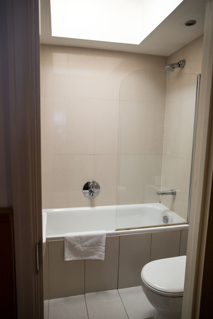 Imagen de la habitación del Hotel QUEENSWAY. Foto 4