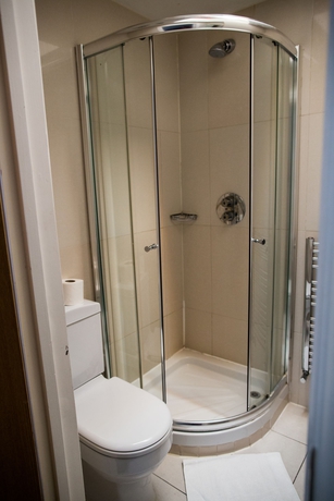 Imagen de la habitación del Hotel QUEENSWAY. Foto 14