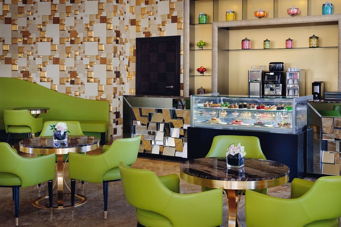 Imagen del bar/restaurante del Hotel Qabila Westbay. Foto 4