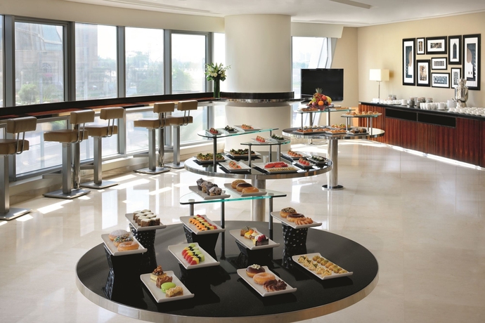 Imagen del bar/restaurante del Hotel Qabila Westbay. Foto 5