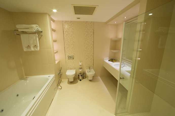 Imagen de la habitación del Hotel Qafqaz Riverside Resort. Foto 3