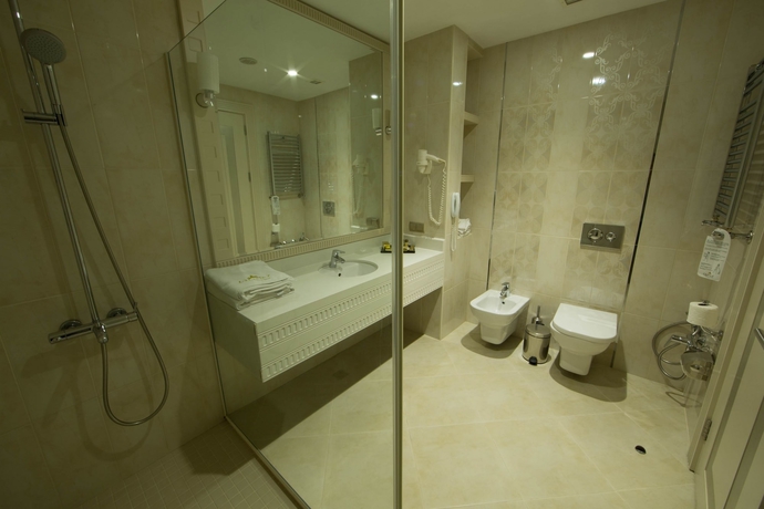 Imagen de la habitación del Hotel Qafqaz Riverside Resort. Foto 18