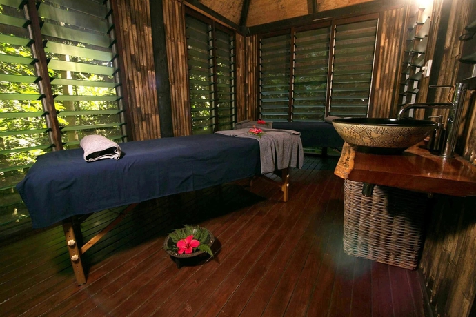 Imagen de la piscina del Hotel Qamea Resort and Spa Fiji. Foto 15