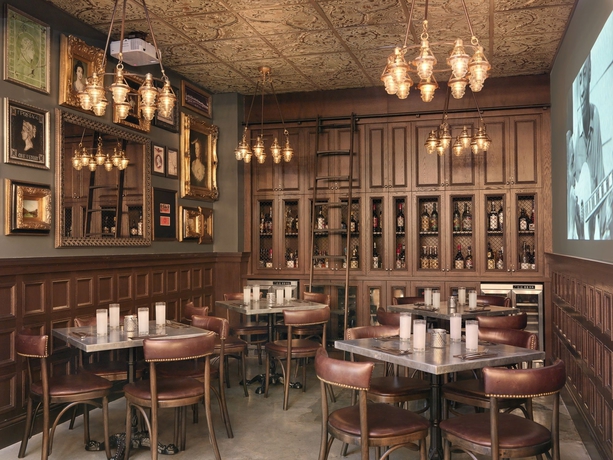 Imagen del bar/restaurante del Hotel Q&C Hotel and Bar New Orleans, Autograph Collection. Foto 3