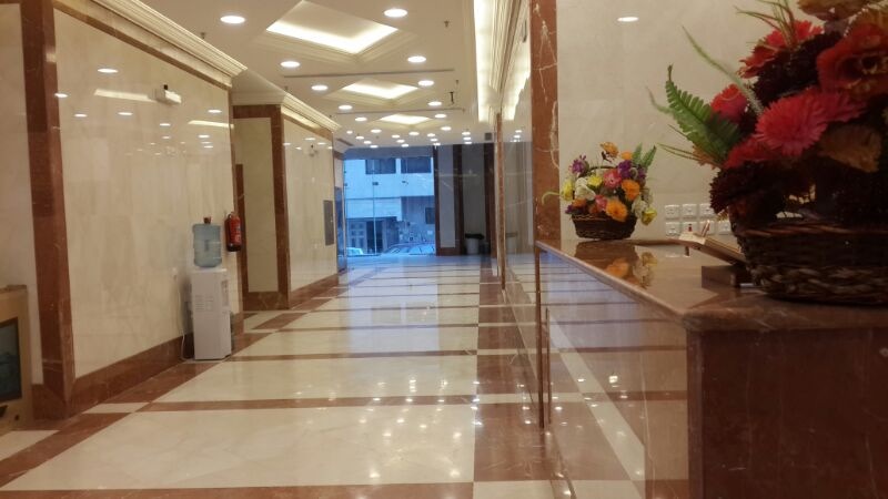 Imagen de los interiores del Hotel Qasr Alazizia Hotel. Foto 6