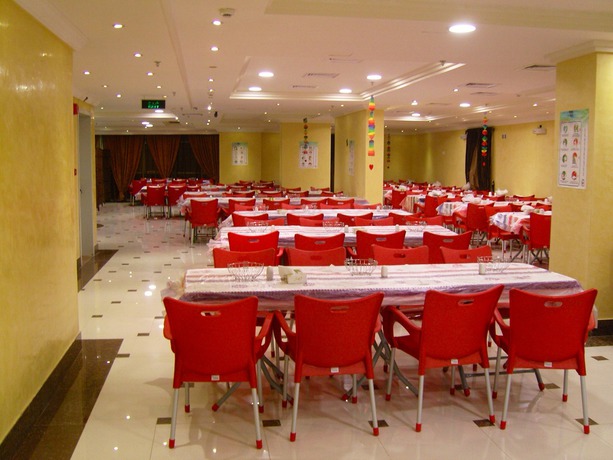 Imagen del bar/restaurante del Hotel Qasr Alazizia Hotel. Foto 2