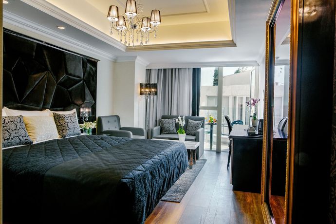 Imagen de la habitación del Hotel Qbic City. Foto 6