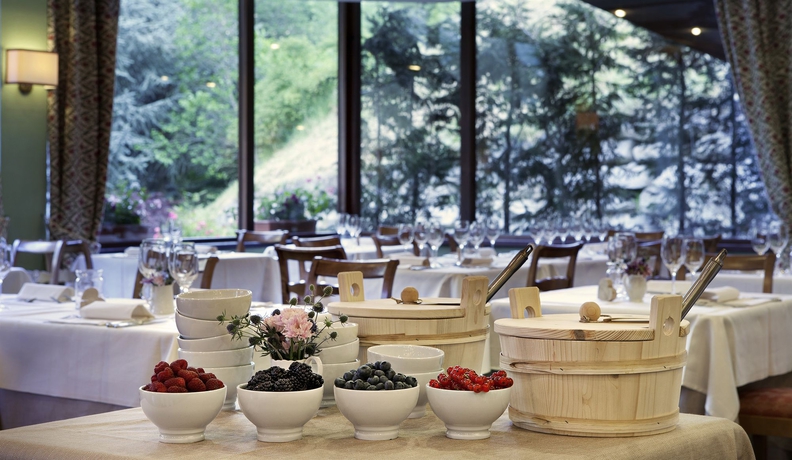 Imagen del bar/restaurante del Hotel Qc Termemontebianco. Foto 3