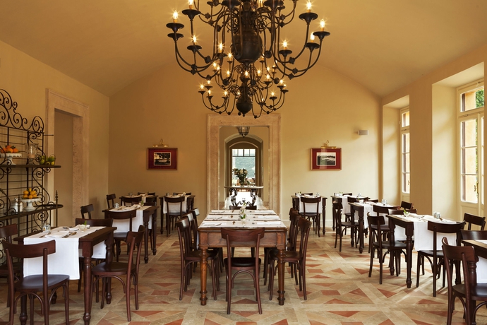 Imagen del bar/restaurante del Hotel Qc Termeroma Spa and Resort. Foto 3