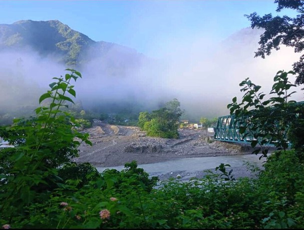 Imagen de los exteriores del Hotel Qcent Woods Spa and Resort. Foto 10