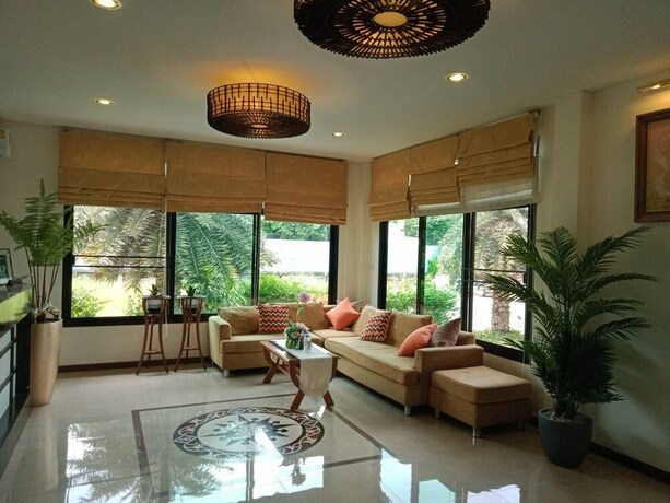 Imagen de los interiores del Hotel Qg Resort. Foto 32