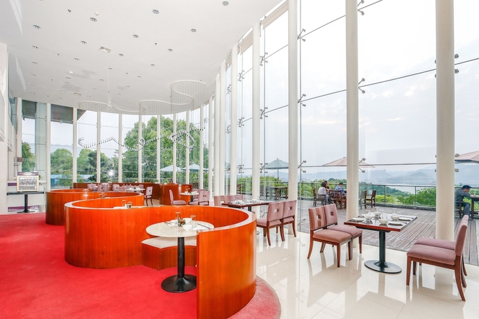Imagen del bar/restaurante del Hotel Qiandao Lake Country Club Resort. Foto 3