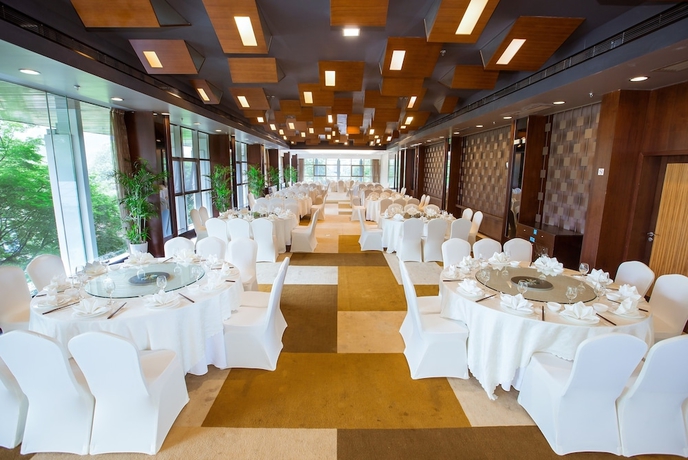 Imagen del bar/restaurante del Hotel Qiandao Lake Country Club Resort. Foto 4