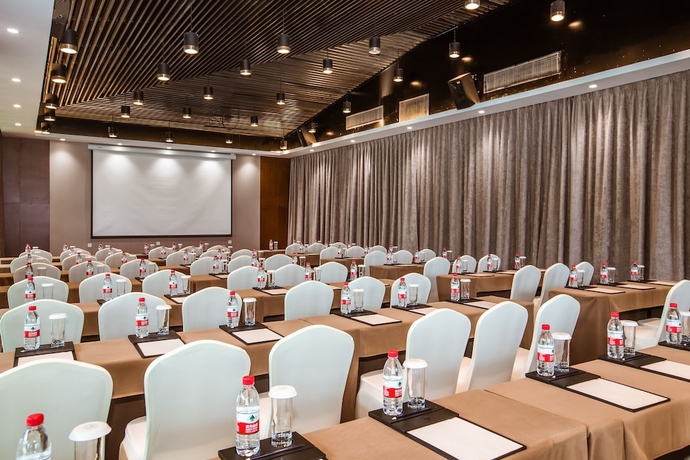 Imagen de los interiores del Hotel Qiandao Lake Country Club Resort. Foto 18