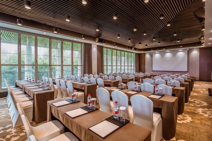 Imagen de los interiores del Hotel Qiandao Lake Country Club Resort. Foto 19