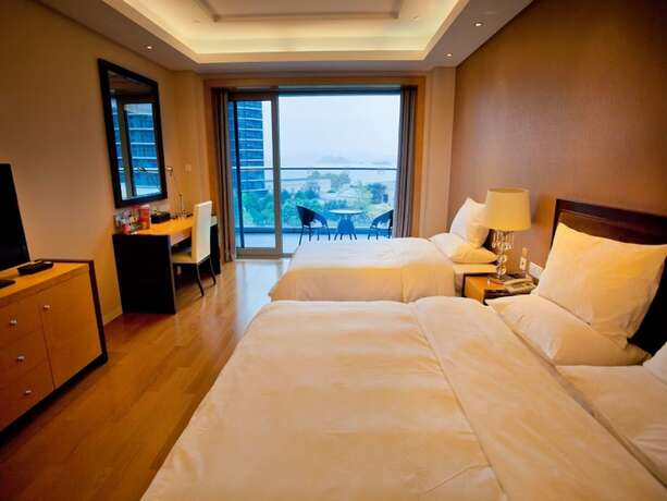 Imagen general del Hotel Qiandao Lake Greentown Ling Yun Apartment. Foto 4