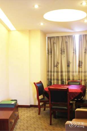 Imagen de la habitación del Hotel Qianshui Bay Hotel- Wuyuan. Foto 2