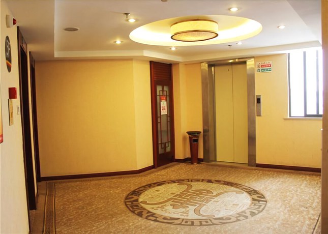 Imagen de los interiores del Hotel Qianshui Bay Hotel- Wuyuan. Foto 16