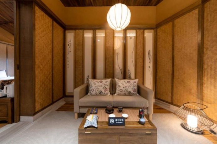 Imagen general del Hotel Qiansu Ban Jiang Xia Boutique Inn. Foto 13