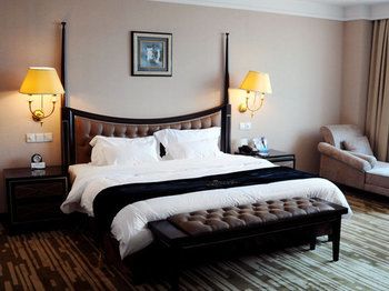 Imagen de la habitación del Hotel Qingdao Danube International. Foto 8