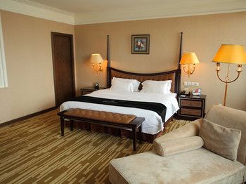 Imagen de la habitación del Hotel Qingdao Danube International. Foto 9