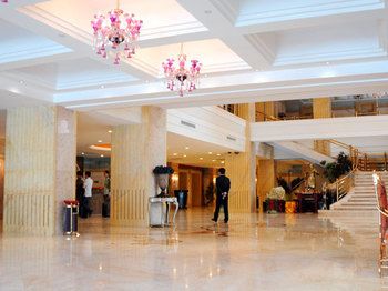 Imagen general del Hotel Qingdao Danube International. Foto 2