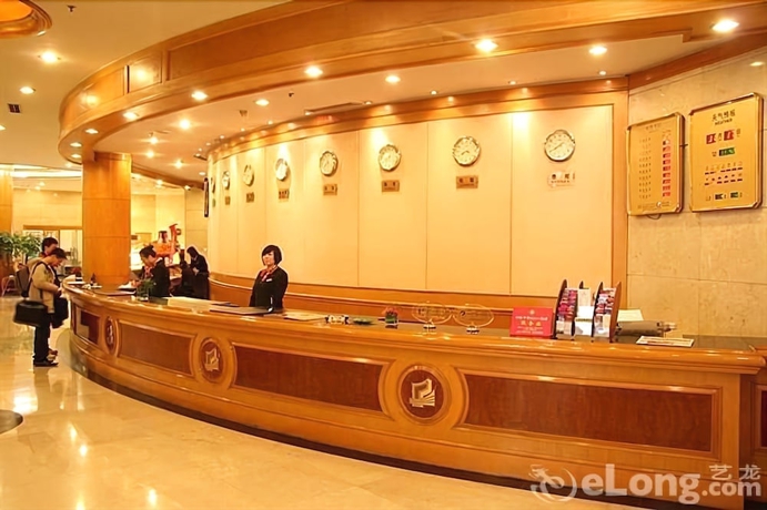 Imagen de los interiores del Hotel Qingdao Fuxin Hotel. Foto 14