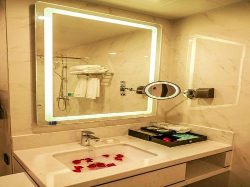 Imagen general del Hotel Qingdao Galaxy Holiday. Foto 19