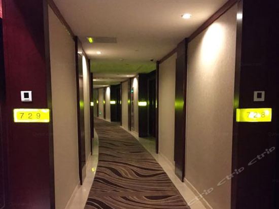 Imagen general del Hotel Qingdao Huaxi. Foto 7