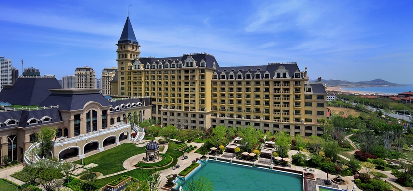 Imagen de la piscina del Hotel Qingdao Impression Hotel. Foto 9