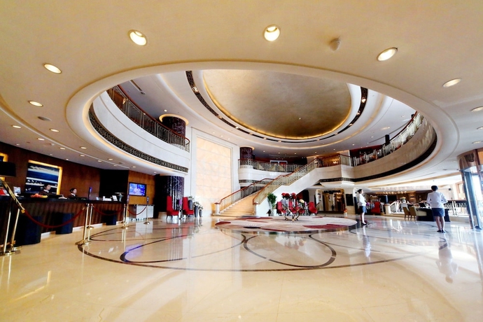 Imagen de los interiores del Hotel Qingdao Seaview Garden. Foto 17