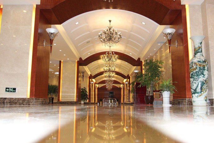 Imagen de los interiores del Hotel Qingdao Tianrunjinwang. Foto 11