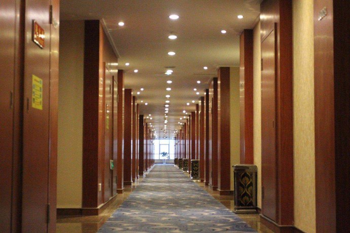 Imagen de los interiores del Hotel Qingdao Tianrunjinwang. Foto 12