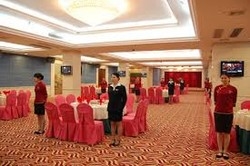 Imagen del bar/restaurante del Hotel Qingyuan Gehao Holiday Hotel. Foto 2