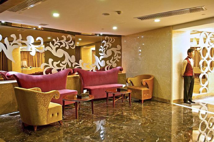 Imagen de los interiores del Hotel Qingyuan International. Foto 10