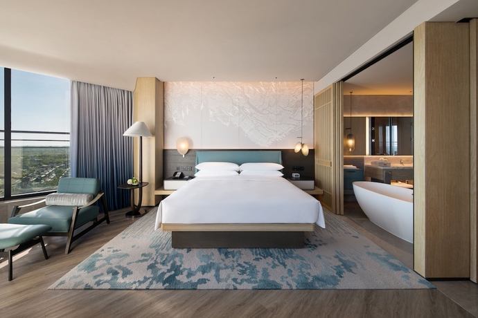 Imagen de la habitación del Hotel Qinhuangdao Marriott Resort. Foto 7