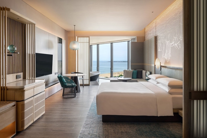 Imagen de la habitación del Hotel Qinhuangdao Marriott Resort. Foto 16