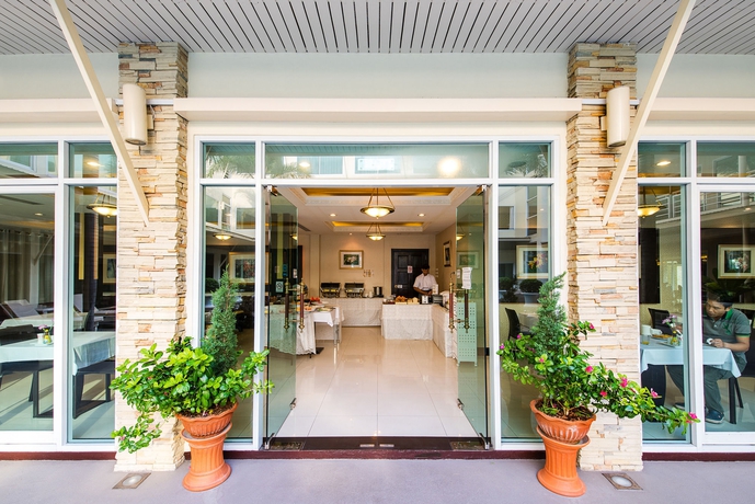 Imagen del bar/restaurante del Hotel Qiu Sukhumvit. Foto 2