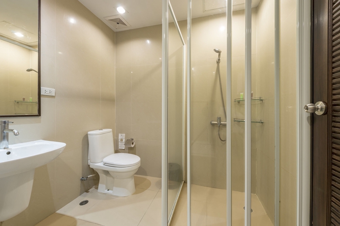 Imagen de la habitación del Hotel Qiu Sukhumvit. Foto 16