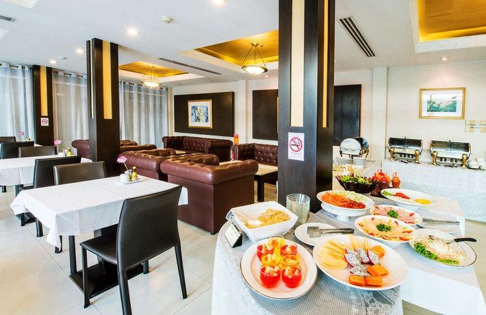 Imagen del bar/restaurante del Hotel Qiu Sukhumvit. Foto 6