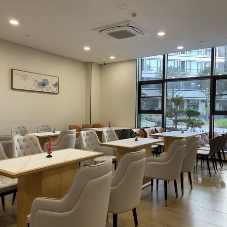Imagen del bar/restaurante del Hotel Ql. Foto 10