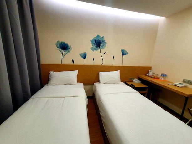 Imagen de la habitación del Hotel Qlio. Foto 13