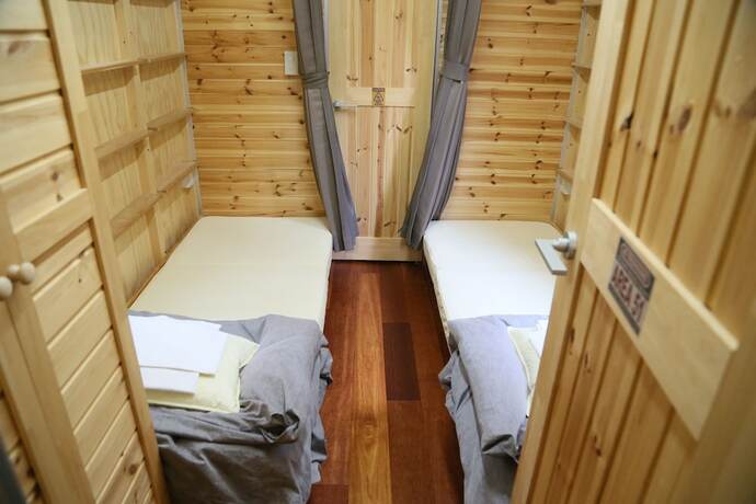 Imagen de la habitación del Hotel Qooneltas Container House In The Forest. Foto 16