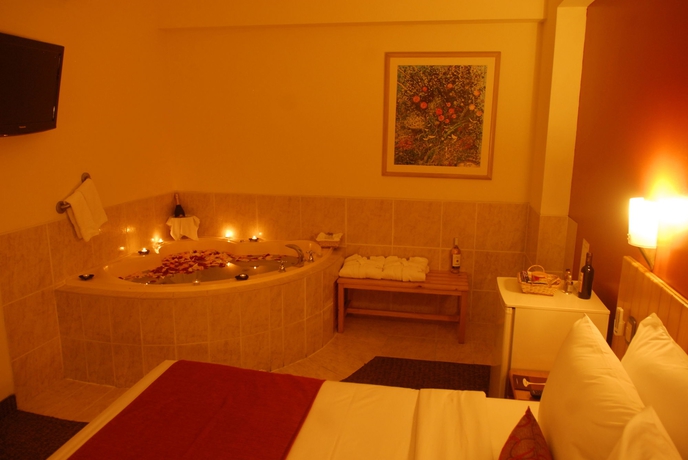 Imagen de la habitación del Hotel Qorianka. Foto 9